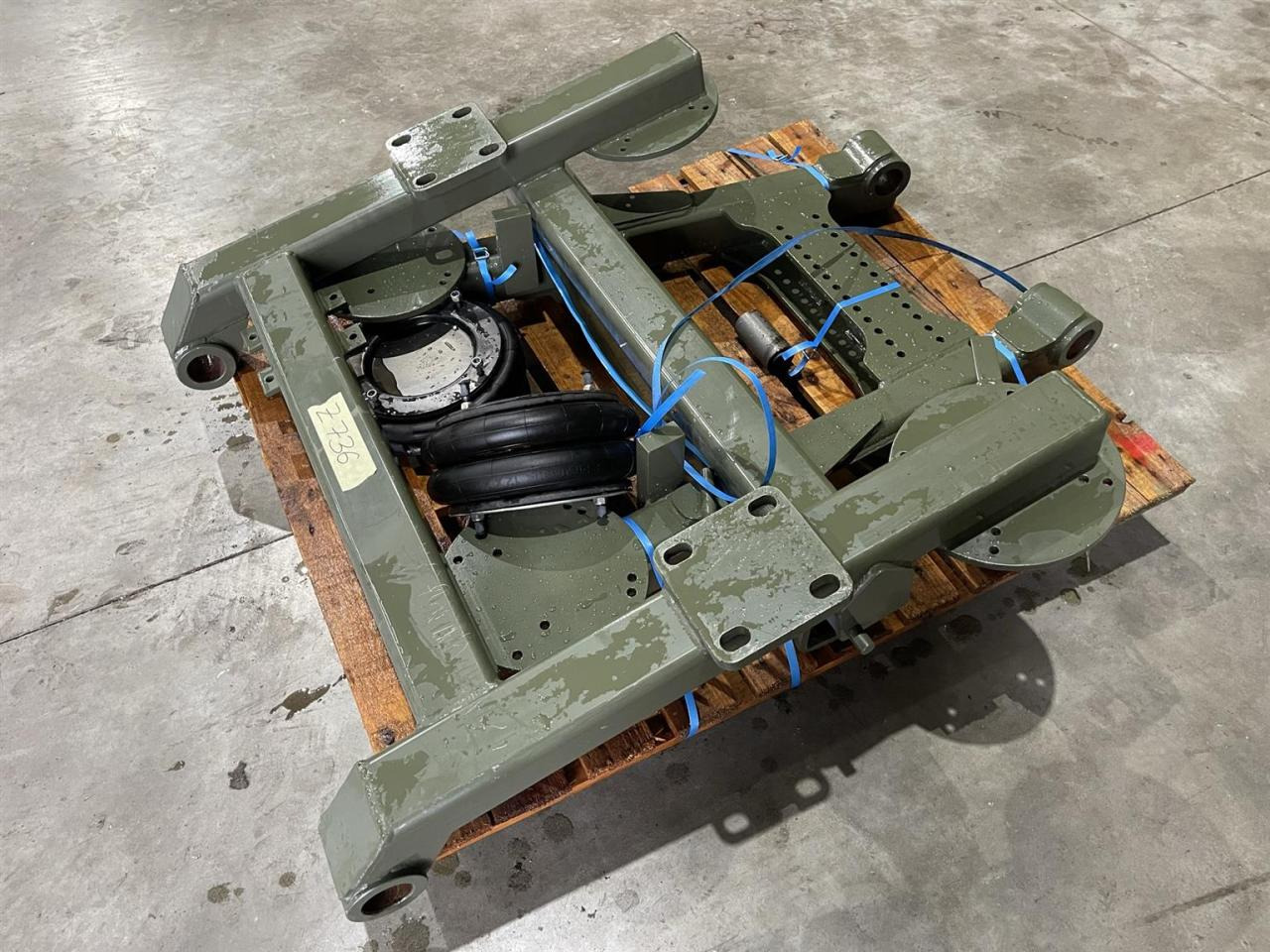 Tecnoma Tecnoma Fortis Fahrwerk - Frame/ Châssis pour Machine agricole: photos 2 Tecnoma Tecnoma Fortis Fahrwerk - Frame/ Châssis pour Machine agricole: photos 2