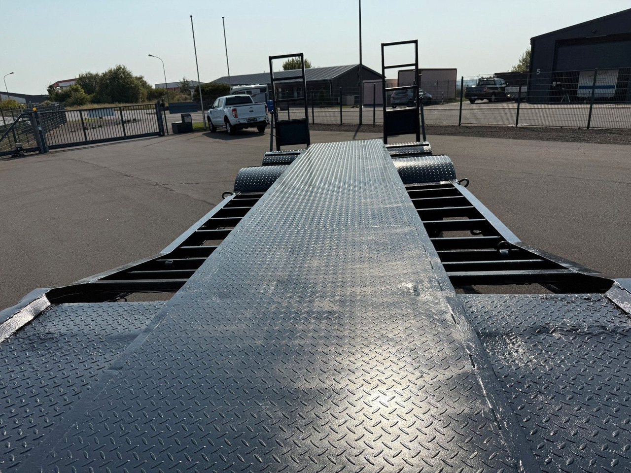 Bunge TL 16 Z Spezial Tieflader 22 to Blattfederung - Remorque porte-engin surbaissée: photos 5 Bunge TL 16 Z Spezial Tieflader 22 to Blattfederung - Remorque porte-engin surbaissée: photos 5