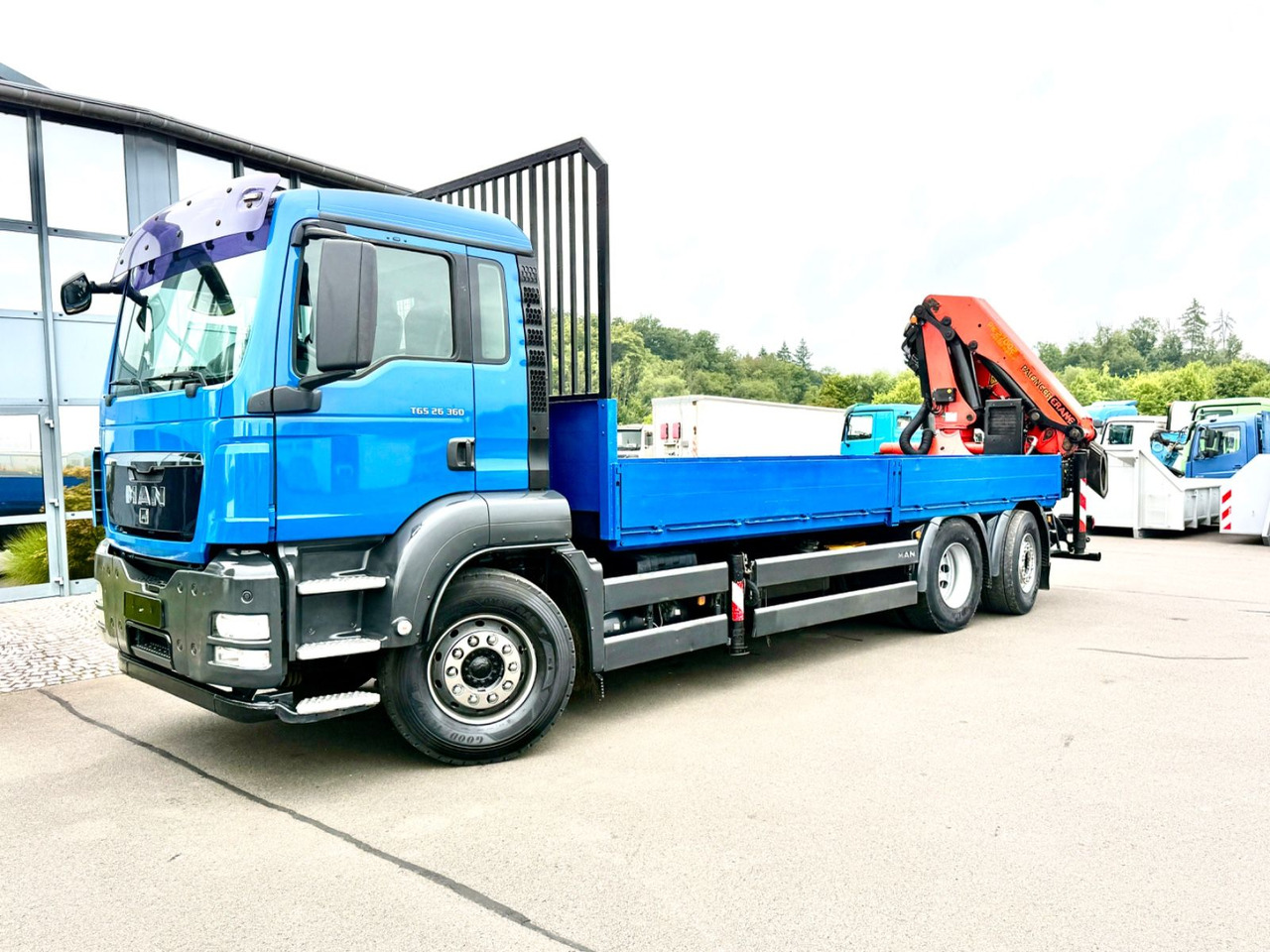 MAN TGS 26.360 6x2 Palfinger PK 27002- Funk- - Camion plateau: photos 1 MAN TGS 26.360 6x2 Palfinger PK 27002- Funk- - Camion plateau: photos 1