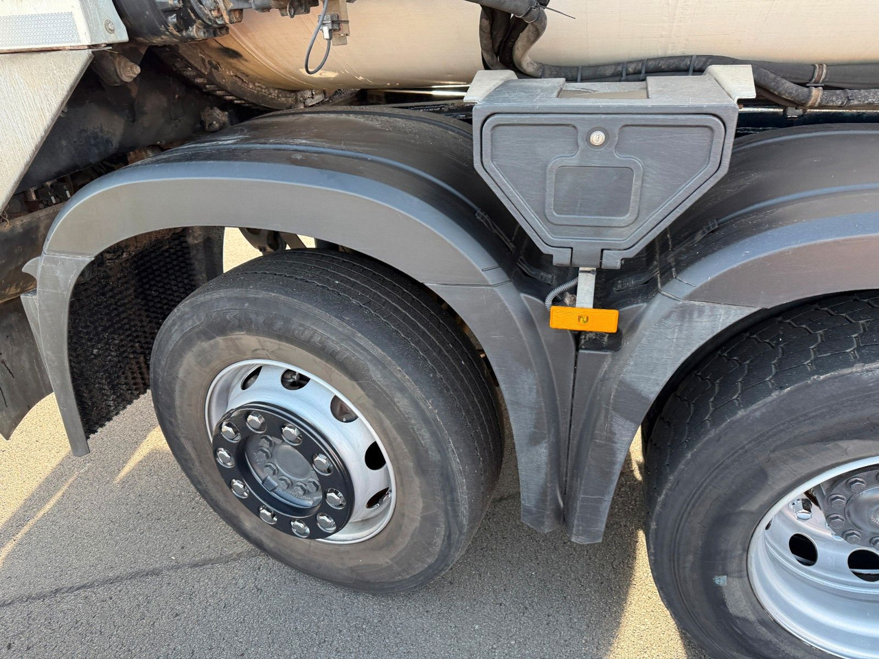 Mercedes-Benz Arocs 3236 8x2 Faun Rotopress 525 C Delta Lift - Benne à ordures ménagères: photos 4 Mercedes-Benz Arocs 3236 8x2 Faun Rotopress 525 C Delta Lift - Benne à ordures ménagères: photos 4