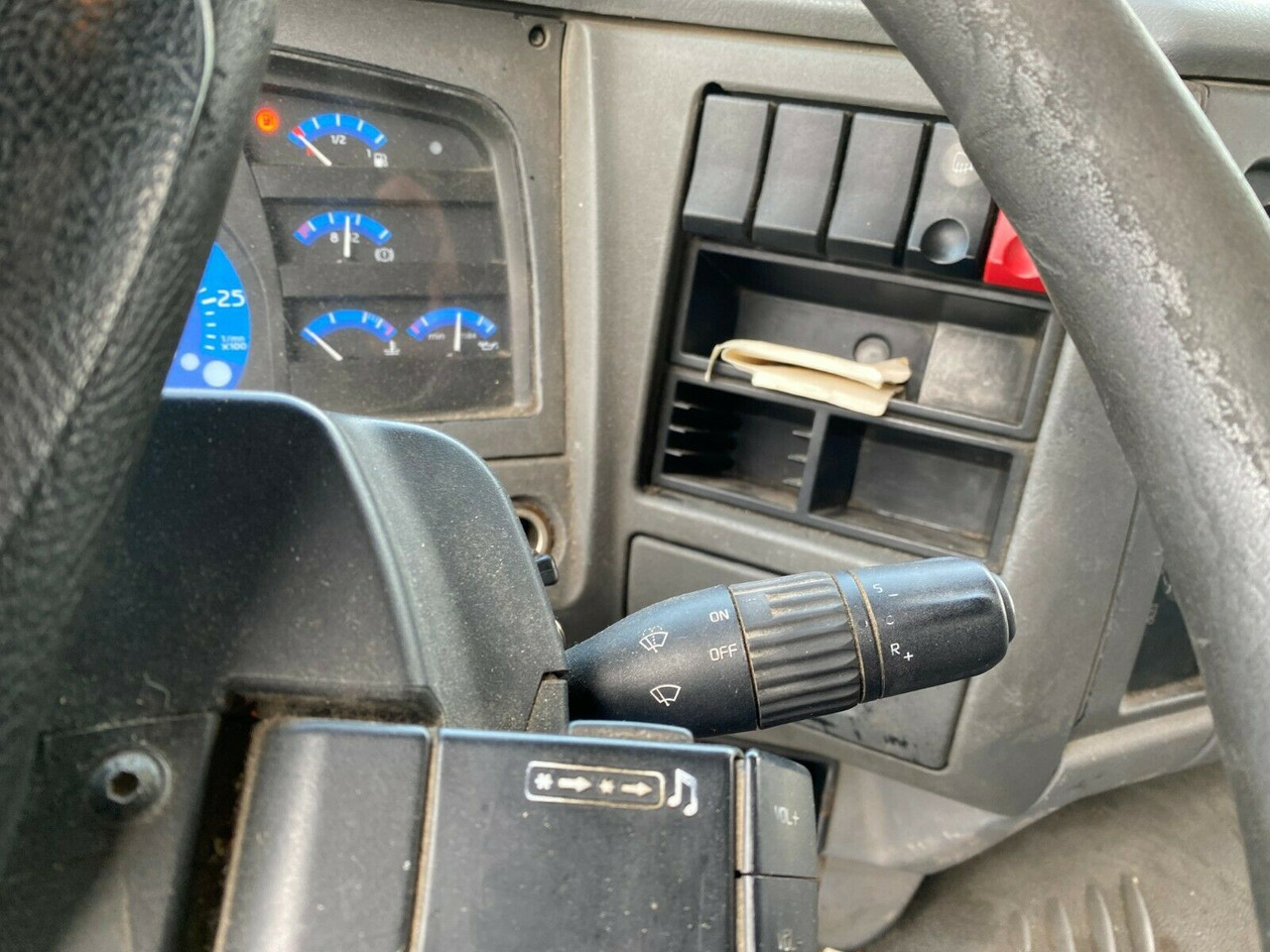 Renault 320 DCI Premium 6x2 Hydraulik Renault 320 DCI Premium 6x2 Hydraulik en leasing occasion Renault 320 DCI Premium 6x2 Hydraulik Renault 320 DCI Premium 6x2 Hydraulik: photos 8 Renault 320 DCI Premium 6x2 Hydraulik Renault 320 DCI Premium 6x2 Hydraulik en leasing occasion Renault 320 DCI Premium 6x2 Hydraulik Renault 320 DCI Premium 6x2 Hydraulik: photos 8