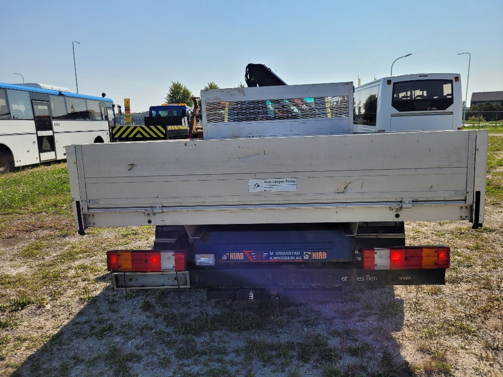 MERCEDES – BENZ SPRINTER 616CDI HIAB 027-2 Crane 10.2004  - Utilitaire plateau: photos 5 MERCEDES – BENZ SPRINTER 616CDI HIAB 027-2 Crane 10.2004  - Utilitaire plateau: photos 5