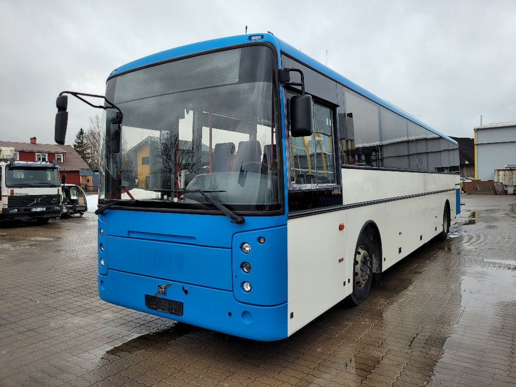 VOLVO B9R VEST CONTRAST, KLIIMA, 10.2012, EURO 5, HANDICAP LIFT, 51 seats, 12,8m - Bus interurbain: photos 2 VOLVO B9R VEST CONTRAST, KLIIMA, 10.2012, EURO 5, HANDICAP LIFT, 51 seats, 12,8m - Bus interurbain: photos 2