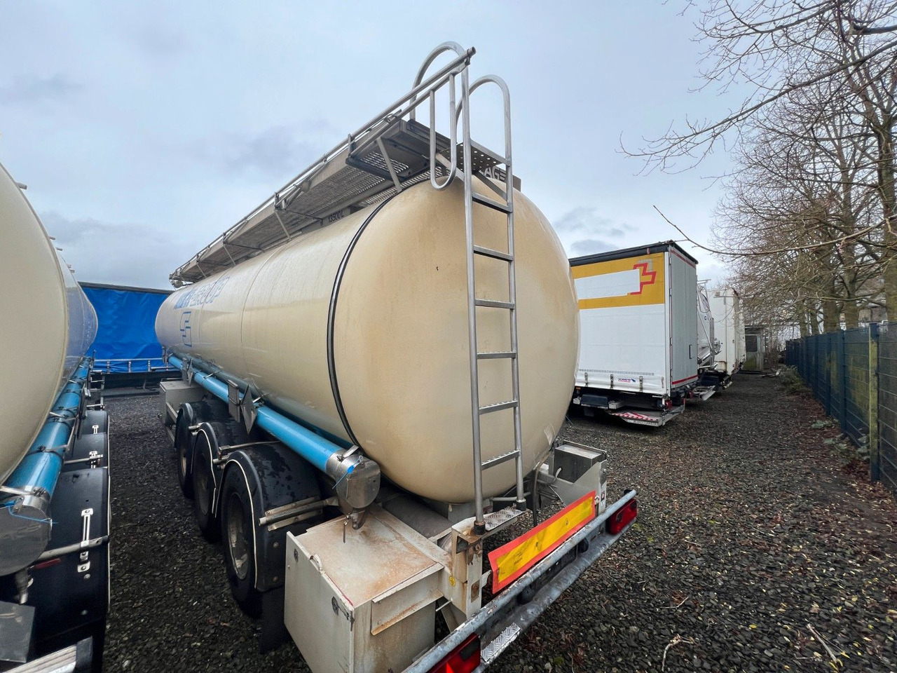 Lag 32000 l Lebensmitteltank mit 3 Kammern, ADR - Semi-remorque citerne: photos 5 Lag 32000 l Lebensmitteltank mit 3 Kammern, ADR - Semi-remorque citerne: photos 5