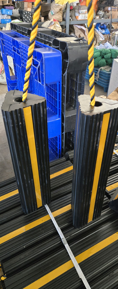 AirBusiness GSE aircraft shocks - Équipement aéroportuaire: photos 2 AirBusiness GSE aircraft shocks - Équipement aéroportuaire: photos 2