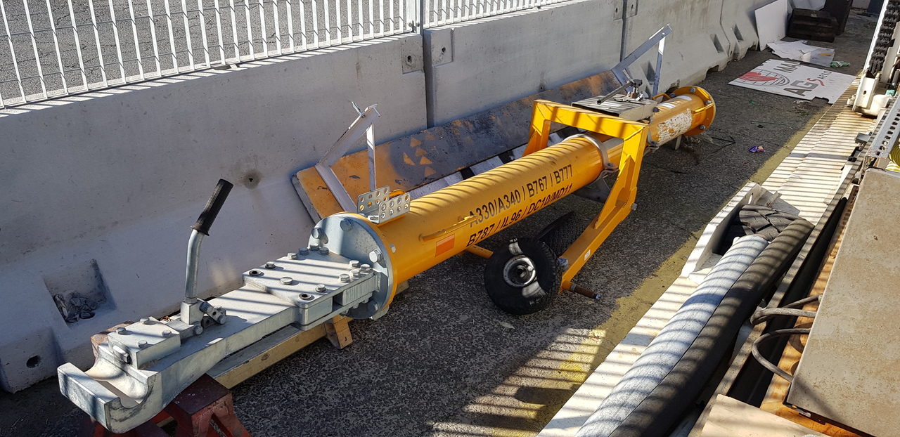 Aircraft Towbar B767/B777/A330/A340/L1011 - Équipement aéroportuaire: photos 1 Aircraft Towbar B767/B777/A330/A340/L1011 - Équipement aéroportuaire: photos 1