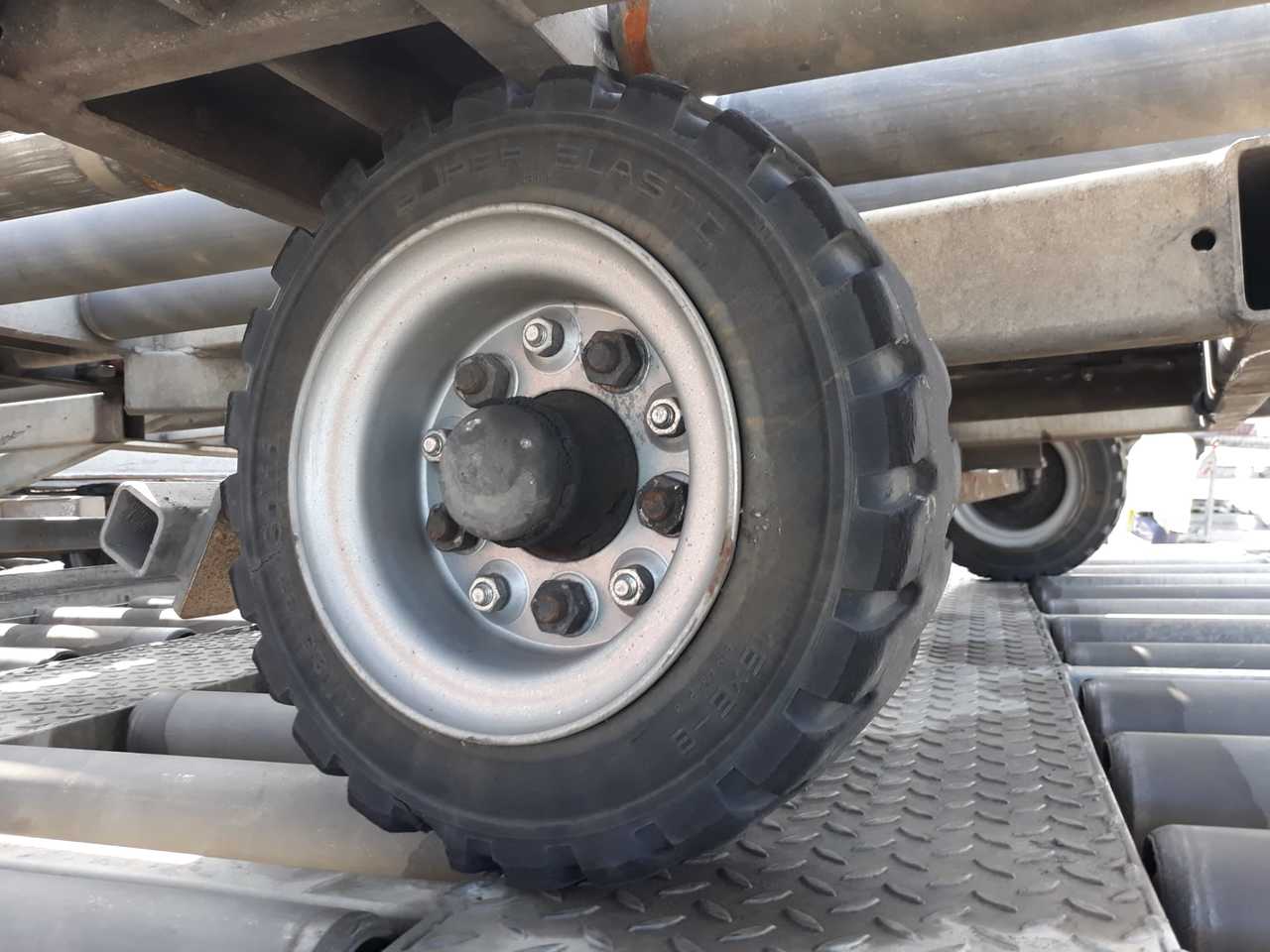 Wheels - Équipement aéroportuaire: photos 1 Wheels - Équipement aéroportuaire: photos 1