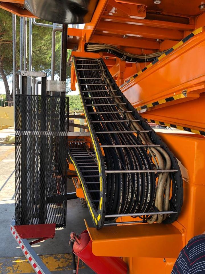 Main Deck Loader Aviogei 20 tons 2PU2000 - Chargeur de fret: photos 2 Main Deck Loader Aviogei 20 tons 2PU2000 - Chargeur de fret: photos 2
