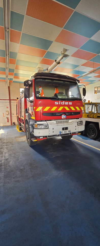 Sides - Camion de pompier: photos 1 Sides - Camion de pompier: photos 1