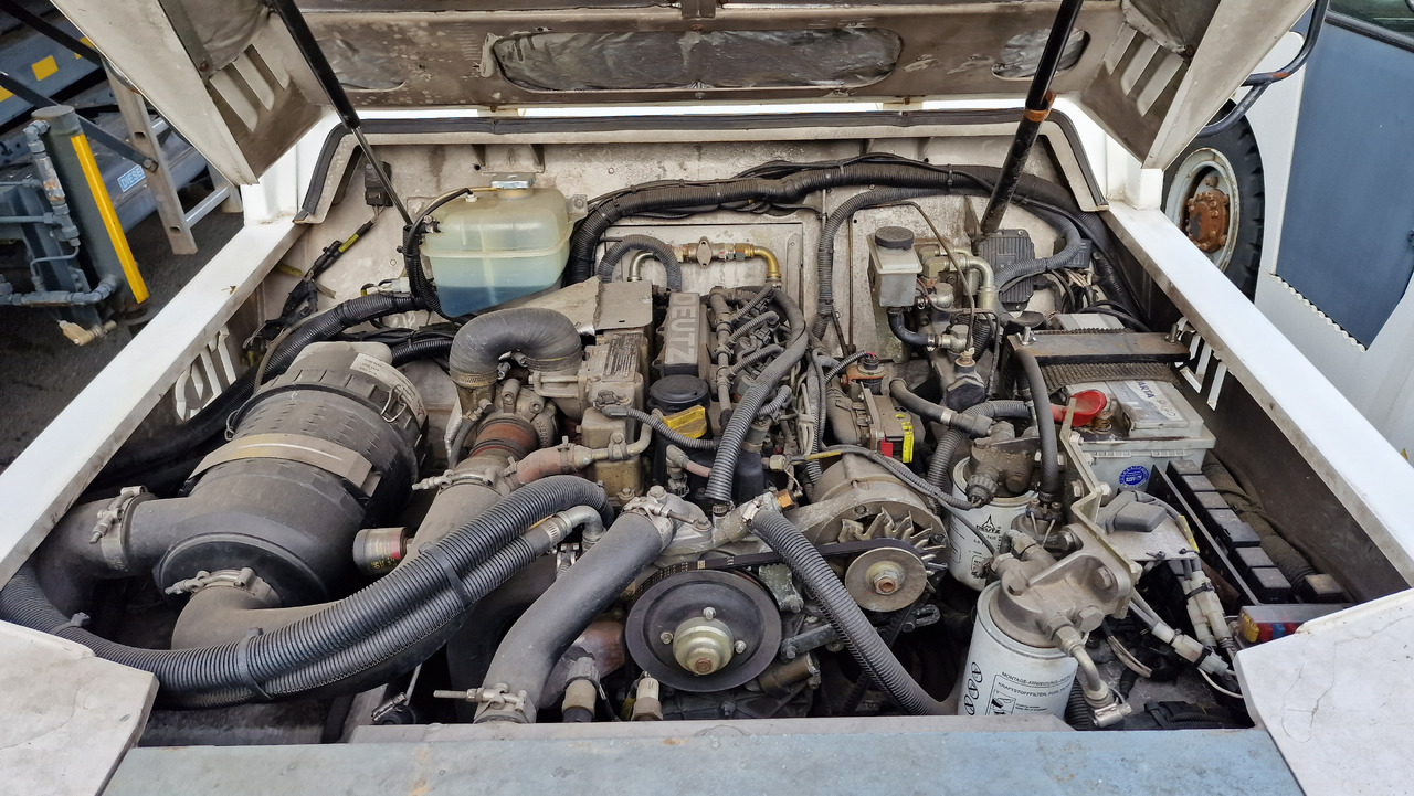 TLD Tractor JST20 - Tracteur à bagages: photos 4 TLD Tractor JST20 - Tracteur à bagages: photos 4