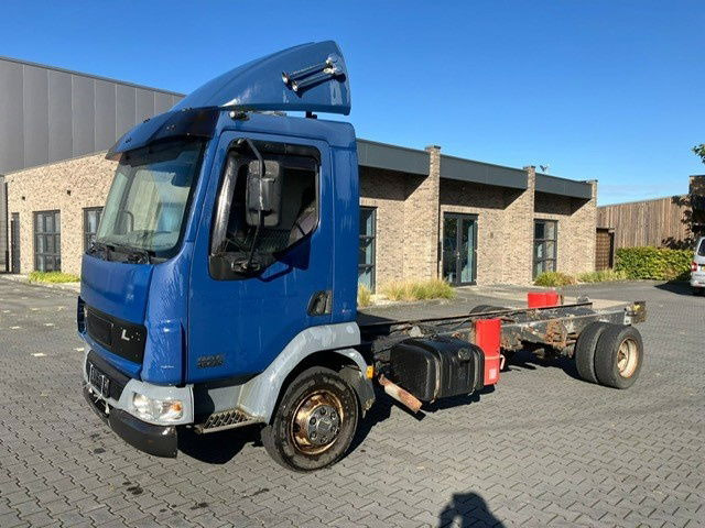 DAF LF 220 FA45.220 LF - Châssis cabine: photos 1 DAF LF 220 FA45.220 LF - Châssis cabine: photos 1