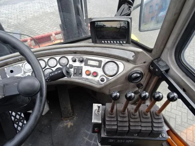 Chariot élévateur diesel Svetruck (available for rent) 15120: photos 17