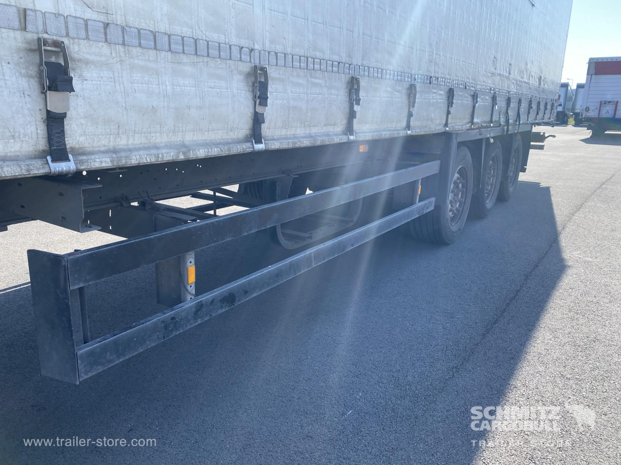 SCHMITZ Curtainsider Mega - Semi-remorque rideaux coulissants: photos 2 SCHMITZ Curtainsider Mega - Semi-remorque rideaux coulissants: photos 2