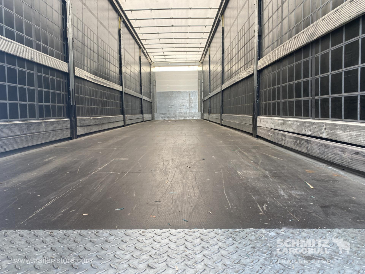 Semi-remorque rideaux coulissants SCHMITZ Curtainsider Standard: photos 10 Semi-remorque rideaux coulissants SCHMITZ Curtainsider Standard: photos 10