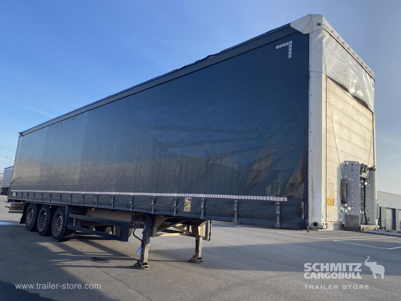 SCHMITZ Curtainsider Standard - Semi-remorque rideaux coulissants: photos 1 SCHMITZ Curtainsider Standard - Semi-remorque rideaux coulissants: photos 1
