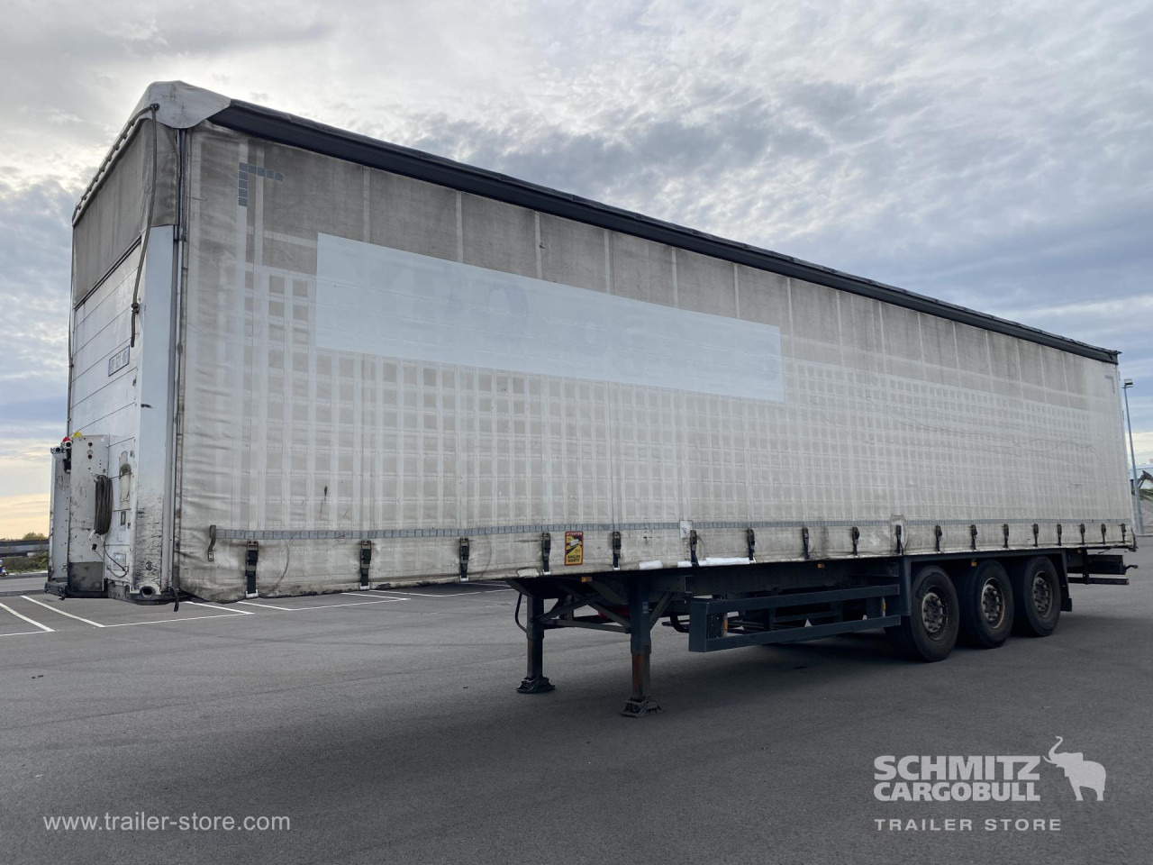 SCHMITZ Curtainsider Standard - Semi-remorque rideaux coulissants: photos 1 SCHMITZ Curtainsider Standard - Semi-remorque rideaux coulissants: photos 1