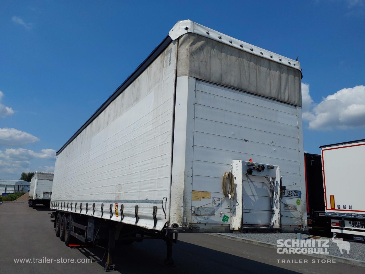 SCHMITZ Curtainsider Standard Taillift - Semi-remorque rideaux coulissants: photos 1 SCHMITZ Curtainsider Standard Taillift - Semi-remorque rideaux coulissants: photos 1