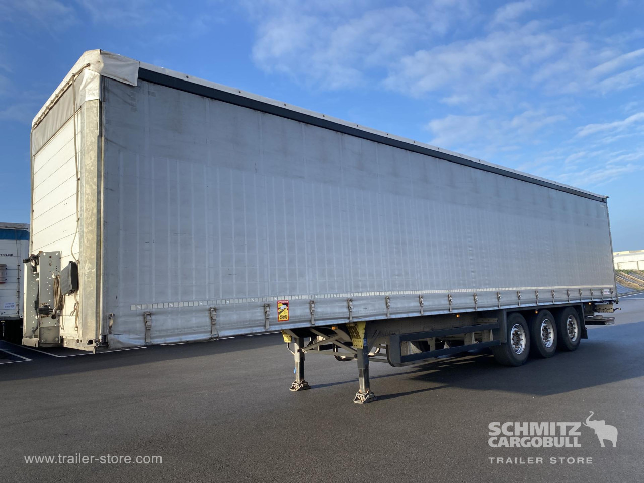 SCHMITZ Curtainsider Standard Taillift - Semi-remorque rideaux coulissants: photos 1 SCHMITZ Curtainsider Standard Taillift - Semi-remorque rideaux coulissants: photos 1
