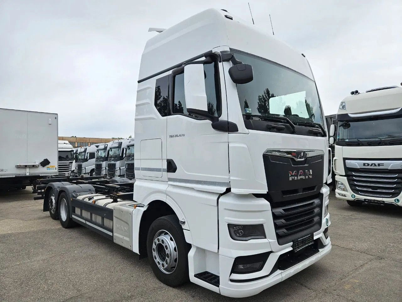 MAN TGX 26.470 XXL BDF 6x2 2 units, NAVI, Lift Axle - Camion porte-conteneur/ Caisse mobile: photos 2 MAN TGX 26.470 XXL BDF 6x2 2 units, NAVI, Lift Axle - Camion porte-conteneur/ Caisse mobile: photos 2