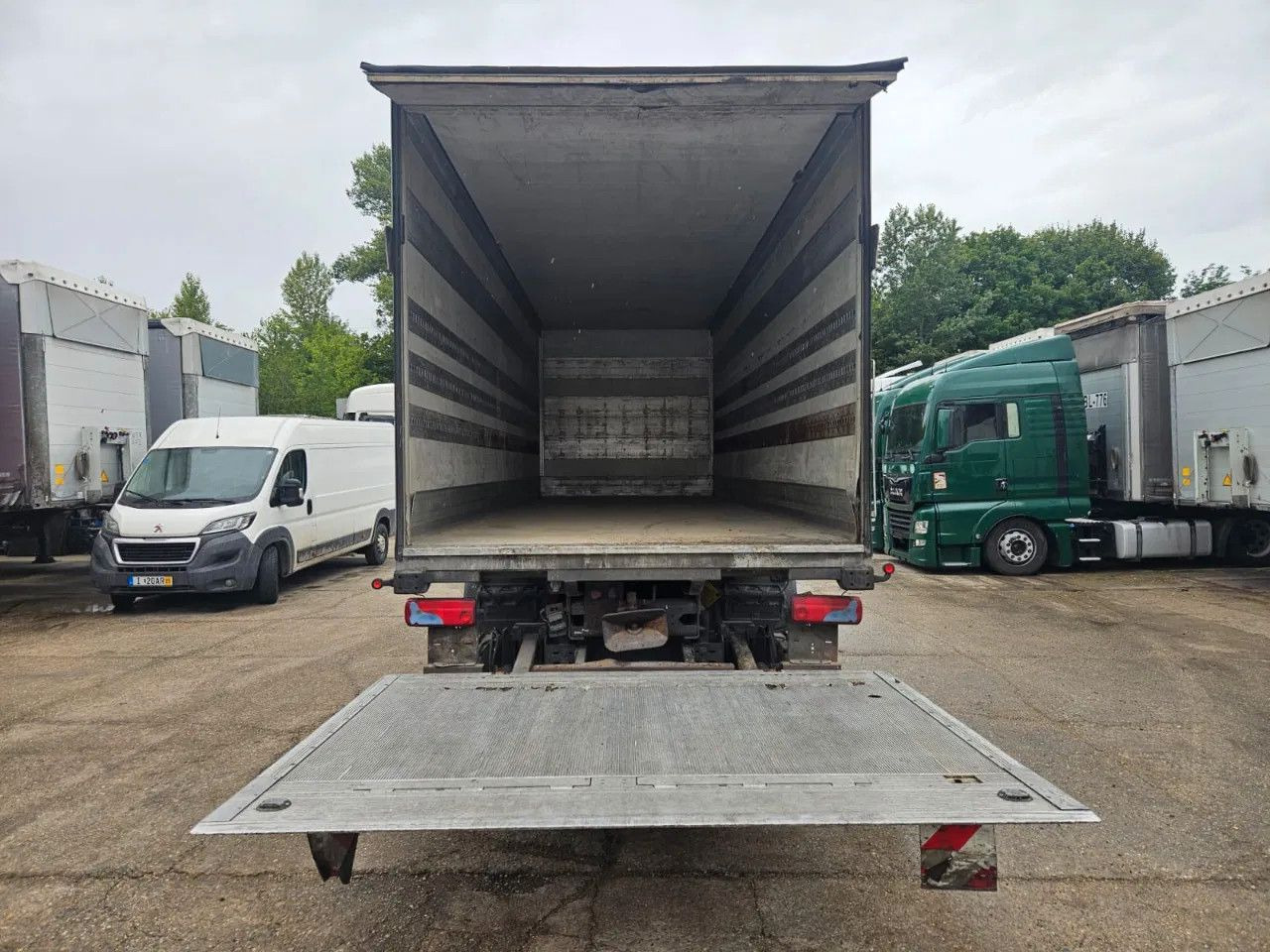Scania R480 BOX Tail Lift Euro5 - Camion fourgon: photos 5 Scania R480 BOX Tail Lift Euro5 - Camion fourgon: photos 5