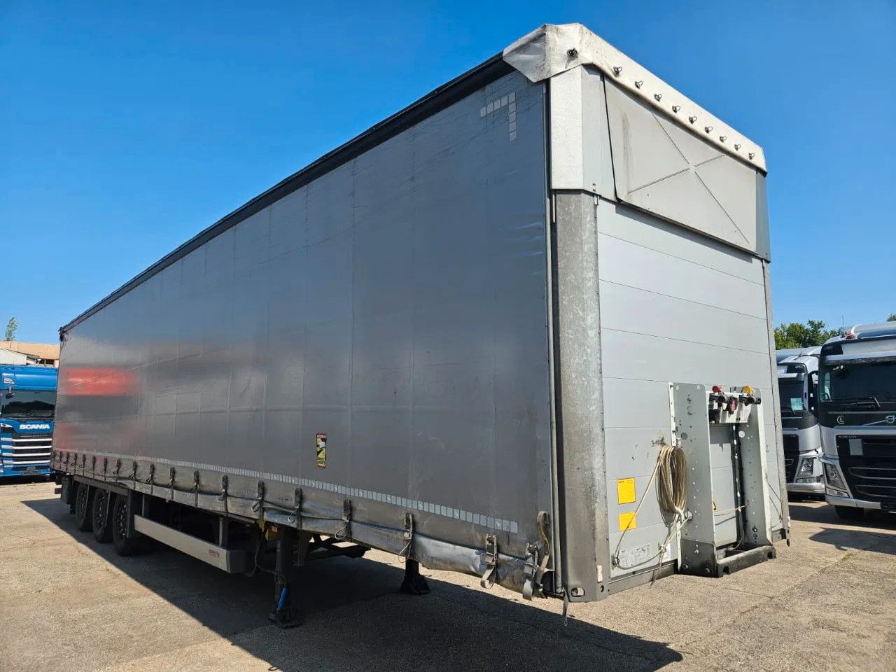 Schmitz Cargobull SCB S3T VARIOS 5 units! Lifting Axle A&C, XL Cod - Semi-remorque rideaux coulissants: photos 2 Schmitz Cargobull SCB S3T VARIOS 5 units! Lifting Axle A&C, XL Cod - Semi-remorque rideaux coulissants: photos 2
