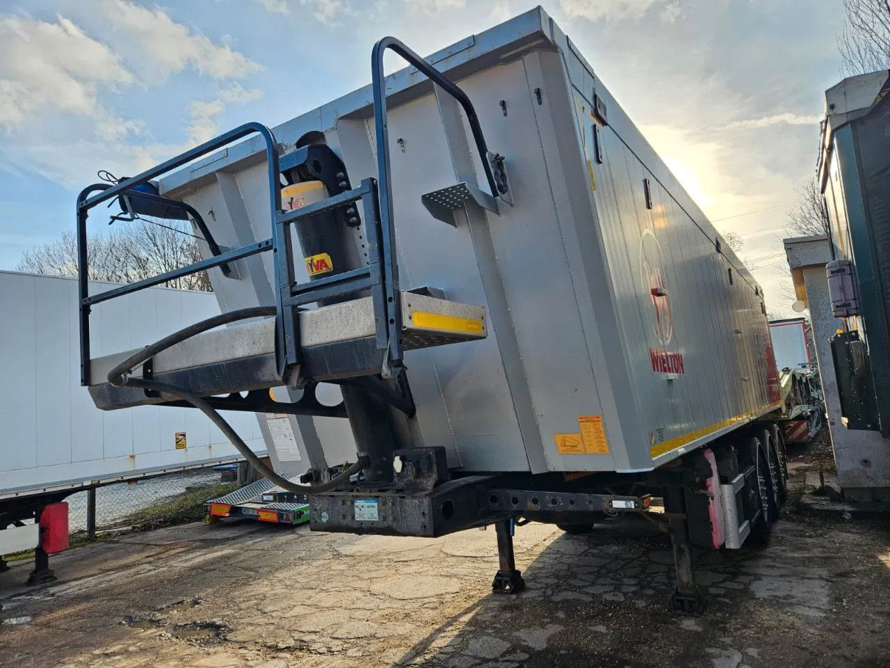 Wielton NW-3 38m3 Lifting Axle, Alloy w. - Semi-remorque benne: photos 3 Wielton NW-3 38m3 Lifting Axle, Alloy w. - Semi-remorque benne: photos 3