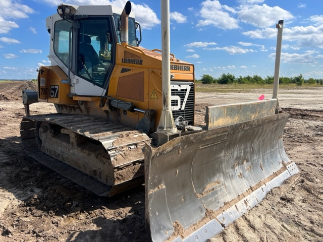 LIEBHERR PR 716 LGP - Bulldozer: photos 1 LIEBHERR PR 716 LGP - Bulldozer: photos 1