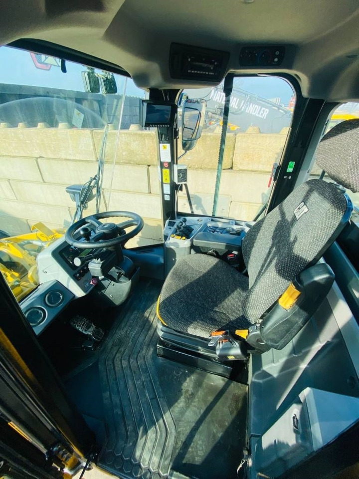 Chargeuse sur pneus CAT 950 GC: photos 7