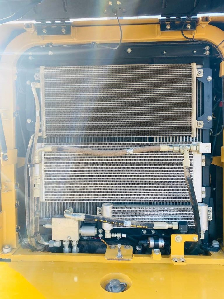 Chargeuse sur pneus CAT 950 GC: photos 13