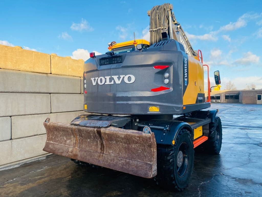 Volvo EWR 150 E - Pelle sur pneus: photos 5 Volvo EWR 150 E - Pelle sur pneus: photos 5