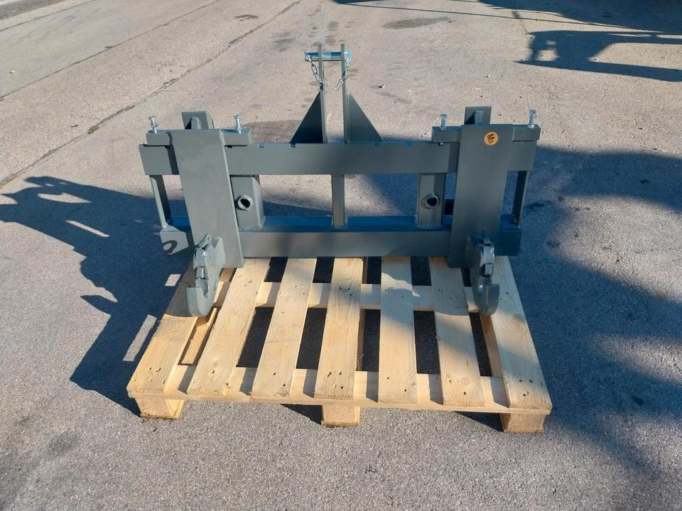 Adapter Kramer Hoflader Radlader auf 3 Punkt Kat II Palettengabel - Fourches pour Chargeuse sur pneus: photos 1 Adapter Kramer Hoflader Radlader auf 3 Punkt Kat II Palettengabel - Fourches pour Chargeuse sur pneus: photos 1
