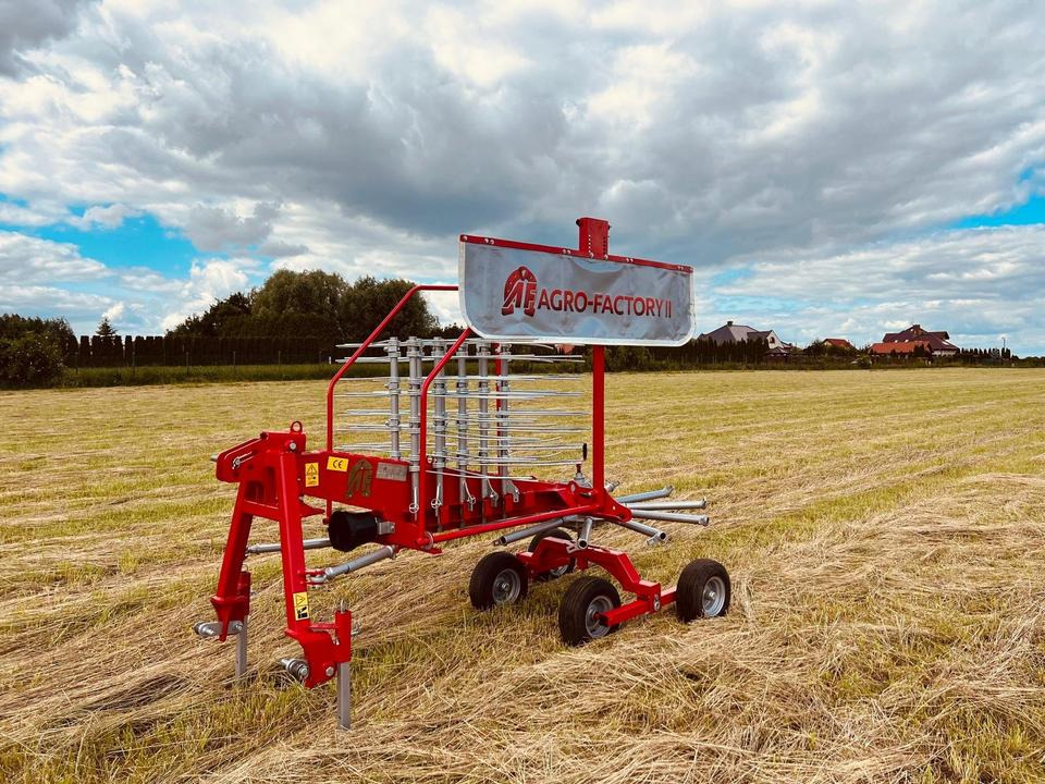 Kreiselschwader Schwader Agro Factory 4,2m KN-420 neu Krone - Faneuse: photos 3 Kreiselschwader Schwader Agro Factory 4,2m KN-420 neu Krone - Faneuse: photos 3