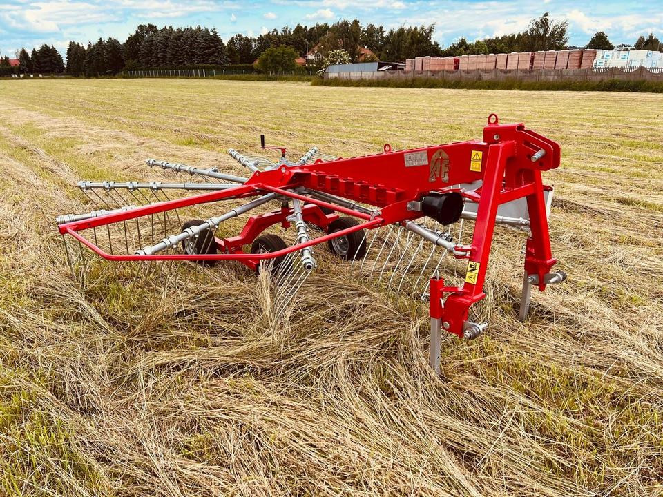 Kreiselschwader Schwader Agro Factory 4,2m KN-420 neu Krone - Faneuse: photos 5 Kreiselschwader Schwader Agro Factory 4,2m KN-420 neu Krone - Faneuse: photos 5