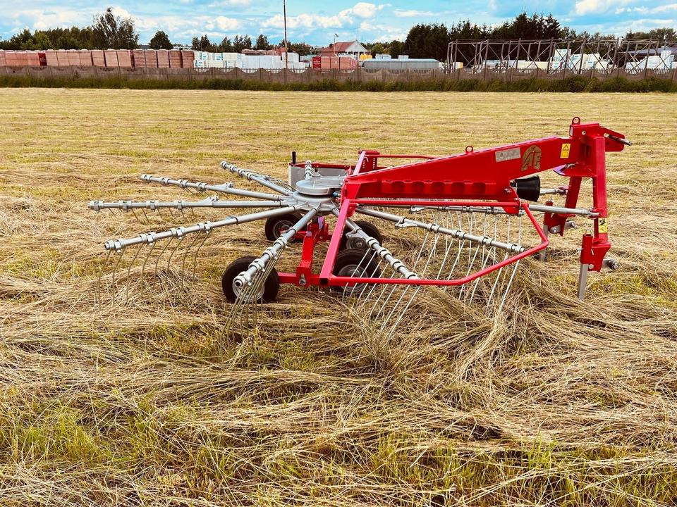 Kreiselschwader Schwader Agro Factory 4,2m KN-420 neu Krone - Faneuse: photos 4 Kreiselschwader Schwader Agro Factory 4,2m KN-420 neu Krone - Faneuse: photos 4