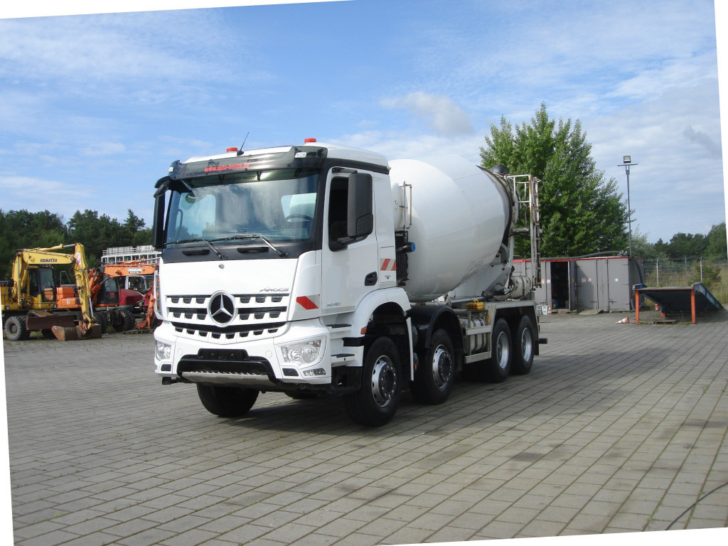 MERCEDES-BENZ Arocs 3240 B 8x4 Betonmischer Deutsch Top AP Achsen - Camion: photos 2 MERCEDES-BENZ Arocs 3240 B 8x4 Betonmischer Deutsch Top AP Achsen - Camion: photos 2