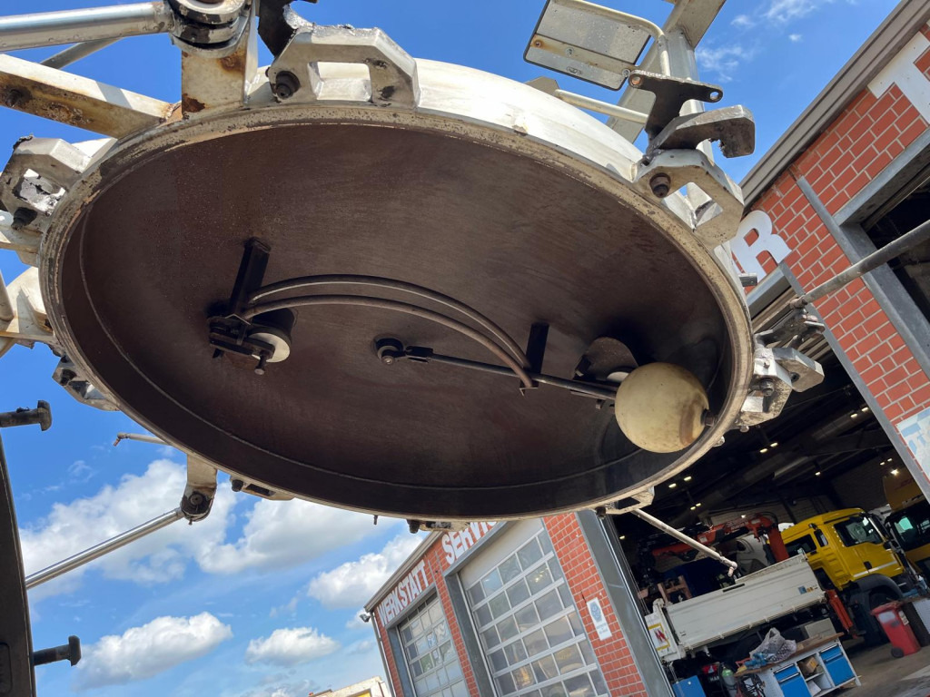 KRONE BDF-Anhänger AZW 18 Tankanhänger Bj-2011 Saug+Druck - Remorque citerne: photos 3 KRONE BDF-Anhänger AZW 18 Tankanhänger Bj-2011 Saug+Druck - Remorque citerne: photos 3