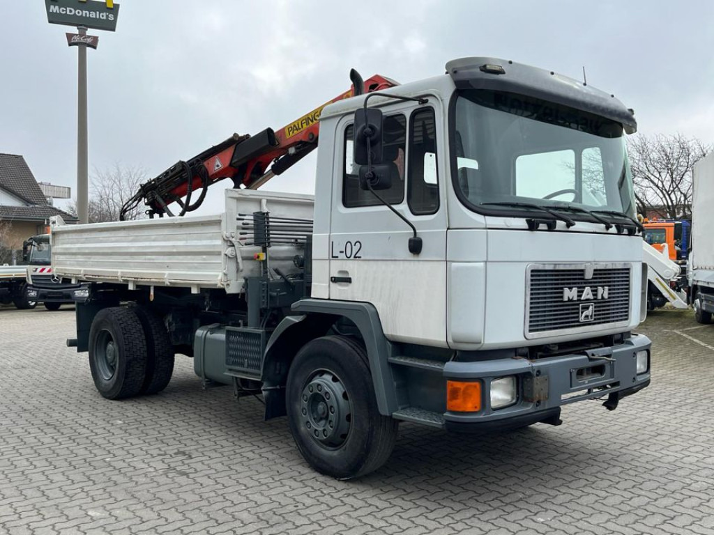 MAN F90 18.232 FK 2-Achs Kipper Kran Palf. PK 8000 - Camion benne, Camion grue: photos 2 MAN F90 18.232 FK 2-Achs Kipper Kran Palf. PK 8000 - Camion benne, Camion grue: photos 2