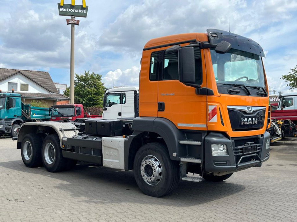 MAN MAN TG-S Abrollkipper 26.460 6x4 BB kurzer Radstand - Camion ampliroll: photos 2 MAN MAN TG-S Abrollkipper 26.460 6x4 BB kurzer Radstand - Camion ampliroll: photos 2