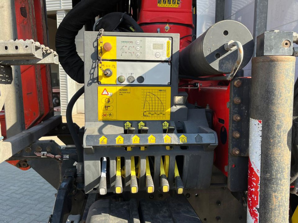 MAN TG-S 26.400 6x2-2 BL Pritsche Heckkran 5xhydr.Ausschub, Funk - Camion plateau, Camion grue: photos 4 MAN TG-S 26.400 6x2-2 BL Pritsche Heckkran 5xhydr.Ausschub, Funk - Camion plateau, Camion grue: photos 4