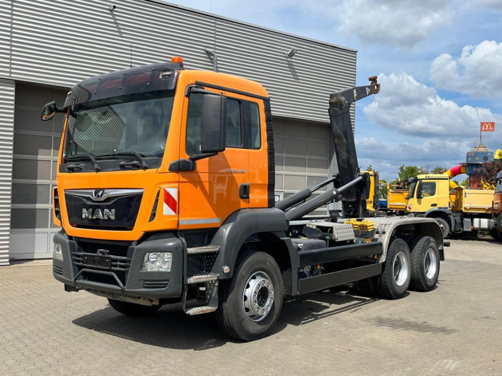 MAN TG-S 26.460 6x4 BB Abrollkipper kurzer Radstand - Camion ampliroll: photos 1 MAN TG-S 26.460 6x4 BB Abrollkipper kurzer Radstand - Camion ampliroll: photos 1