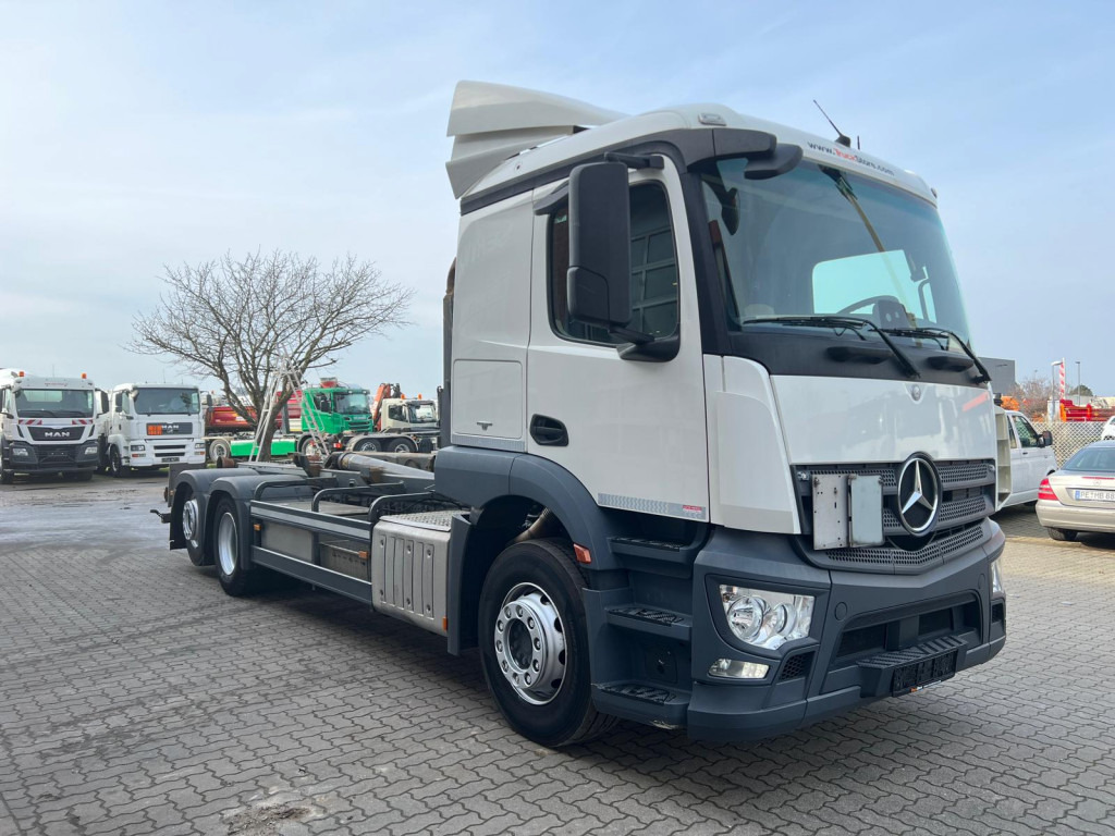 MERCEDES-BENZ Actros neu 2543 L 6x2 Abrollkipper Meiller Funk - Camion ampliroll: photos 2 MERCEDES-BENZ Actros neu 2543 L 6x2 Abrollkipper Meiller Funk - Camion ampliroll: photos 2