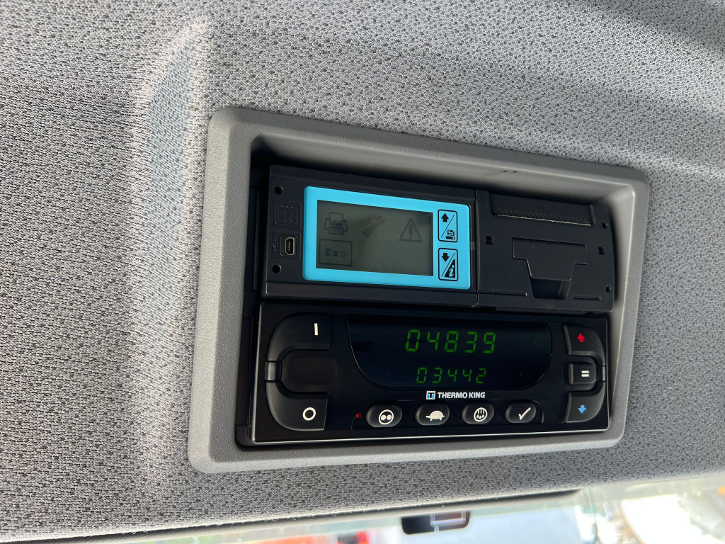 MERCEDES-BENZ Atego 1224 L Kühlkoffer LBW Tiefkühler 6,2m LBW - Camion frigorifique: photos 2 MERCEDES-BENZ Atego 1224 L Kühlkoffer LBW Tiefkühler 6,2m LBW - Camion frigorifique: photos 2