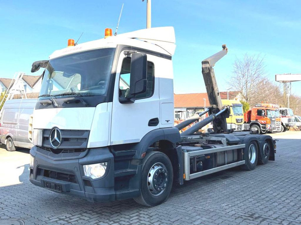 Mercedes-Benz Antos 2543 L 6x2 Abrollkipper MeillerLenk/Lift - Camion ampliroll: photos 1 Mercedes-Benz Antos 2543 L 6x2 Abrollkipper MeillerLenk/Lift - Camion ampliroll: photos 1