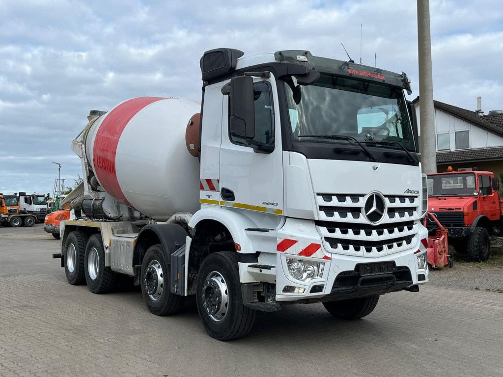 Mercedes-Benz Arocs 3240 B 8x4 Betonmischer - Camion malaxeur: photos 2 Mercedes-Benz Arocs 3240 B 8x4 Betonmischer - Camion malaxeur: photos 2