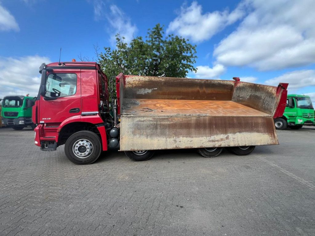 Mercedes-Benz Arocs 3243 8x4 4-Achs Kipper Bordmatik - Camion benne: photos 5 Mercedes-Benz Arocs 3243 8x4 4-Achs Kipper Bordmatik - Camion benne: photos 5