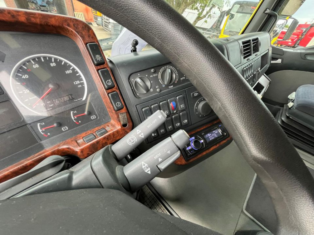 MAN TG-A 41.660 8x4 4 BBS SZM Schwerlast 250 to WSK - Tracteur routier: photos 4 MAN TG-A 41.660 8x4 4 BBS SZM Schwerlast 250 to WSK - Tracteur routier: photos 4