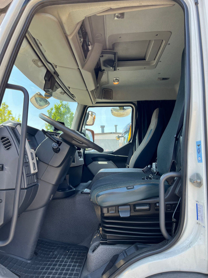 Camion frigorifique VOLVO (S) Truck FE 320 Kühlkoffer LBW Thermokin T 1200R: photos 9 Camion frigorifique VOLVO (S) Truck FE 320 Kühlkoffer LBW Thermokin T 1200R: photos 9