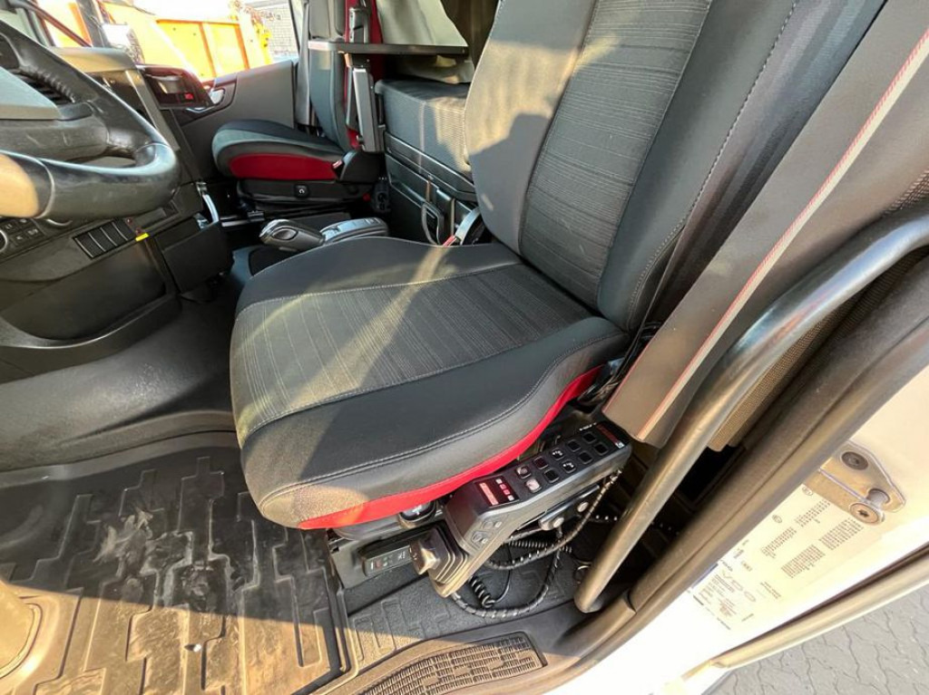 VOLVO (S) Truck FH 500 6x2 Abrollkipper Funkfernbedienung - Camion ampliroll: photos 4 VOLVO (S) Truck FH 500 6x2 Abrollkipper Funkfernbedienung - Camion ampliroll: photos 4