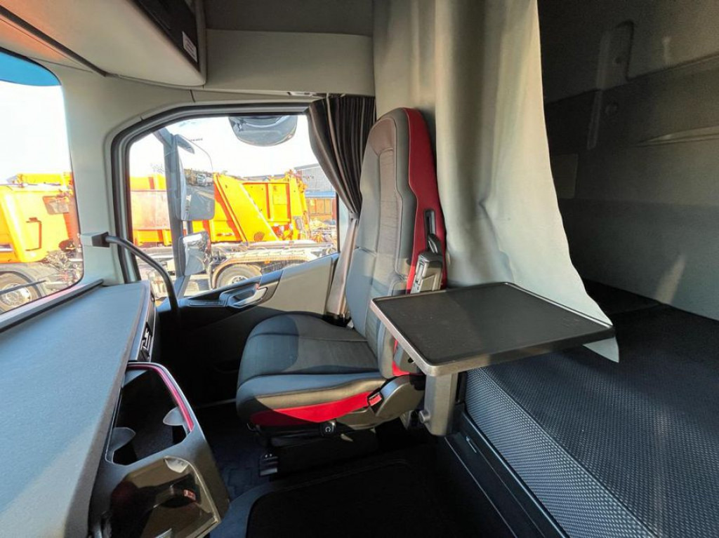 VOLVO (S) Truck FH 500 6x2 Abrollkipper Funkfernbedienung - Camion ampliroll: photos 2 VOLVO (S) Truck FH 500 6x2 Abrollkipper Funkfernbedienung - Camion ampliroll: photos 2