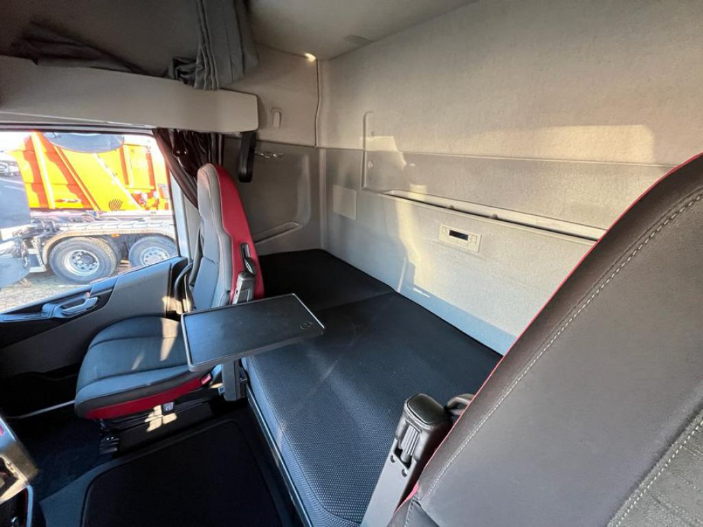 VOLVO (S) Truck FH 500 6x2 Abrollkipper Funkfernbedienung - Camion ampliroll: photos 4 VOLVO (S) Truck FH 500 6x2 Abrollkipper Funkfernbedienung - Camion ampliroll: photos 4